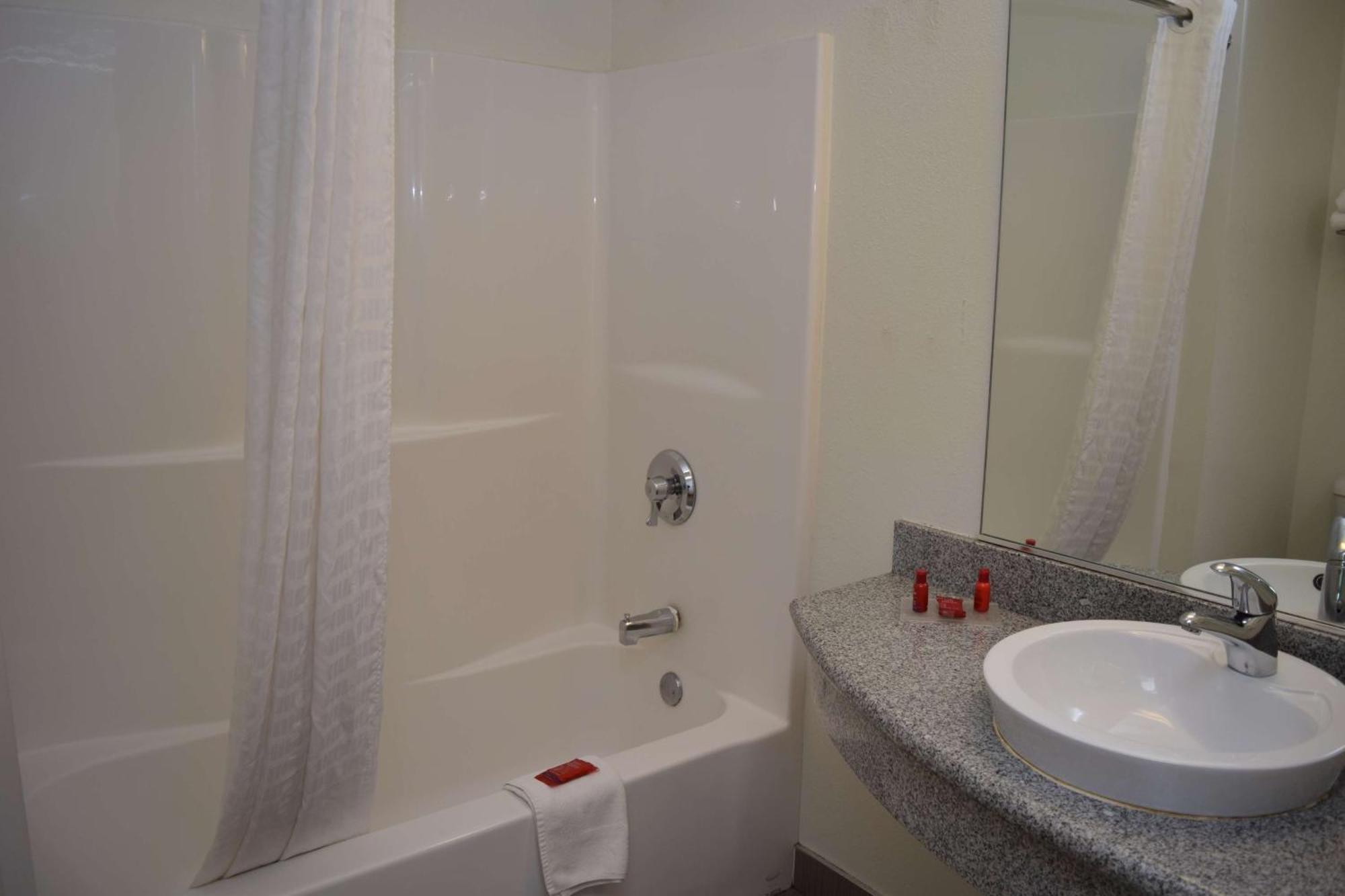 Surestay Plus Hotel By Best Western Niagara Falls East Εξωτερικό φωτογραφία